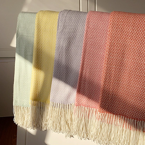 Acrylic Hand Knitted Blankets Polyester Throws with Tassels